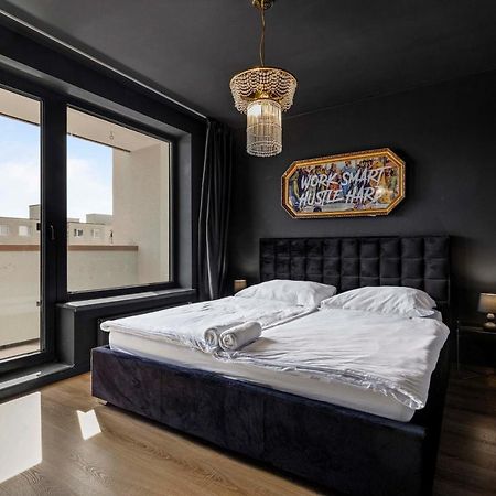 Lam Black - Ac - Balcony Διαμέρισμα Μπρατισλάβα Εξωτερικό φωτογραφία