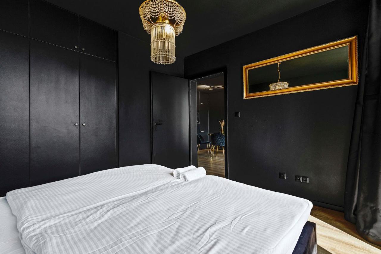 Lam Black - Ac - Balcony Διαμέρισμα Μπρατισλάβα Εξωτερικό φωτογραφία